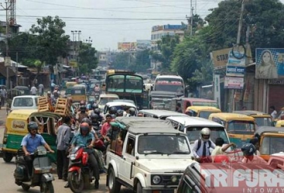 Massive traffic congestion hits the vehicle movement 